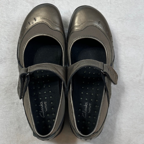 Clarks~Wave~Cruise Women's Size 7 Metallic Leather Comfort Mary Jane Shoes Flats - Picture 16 of 16